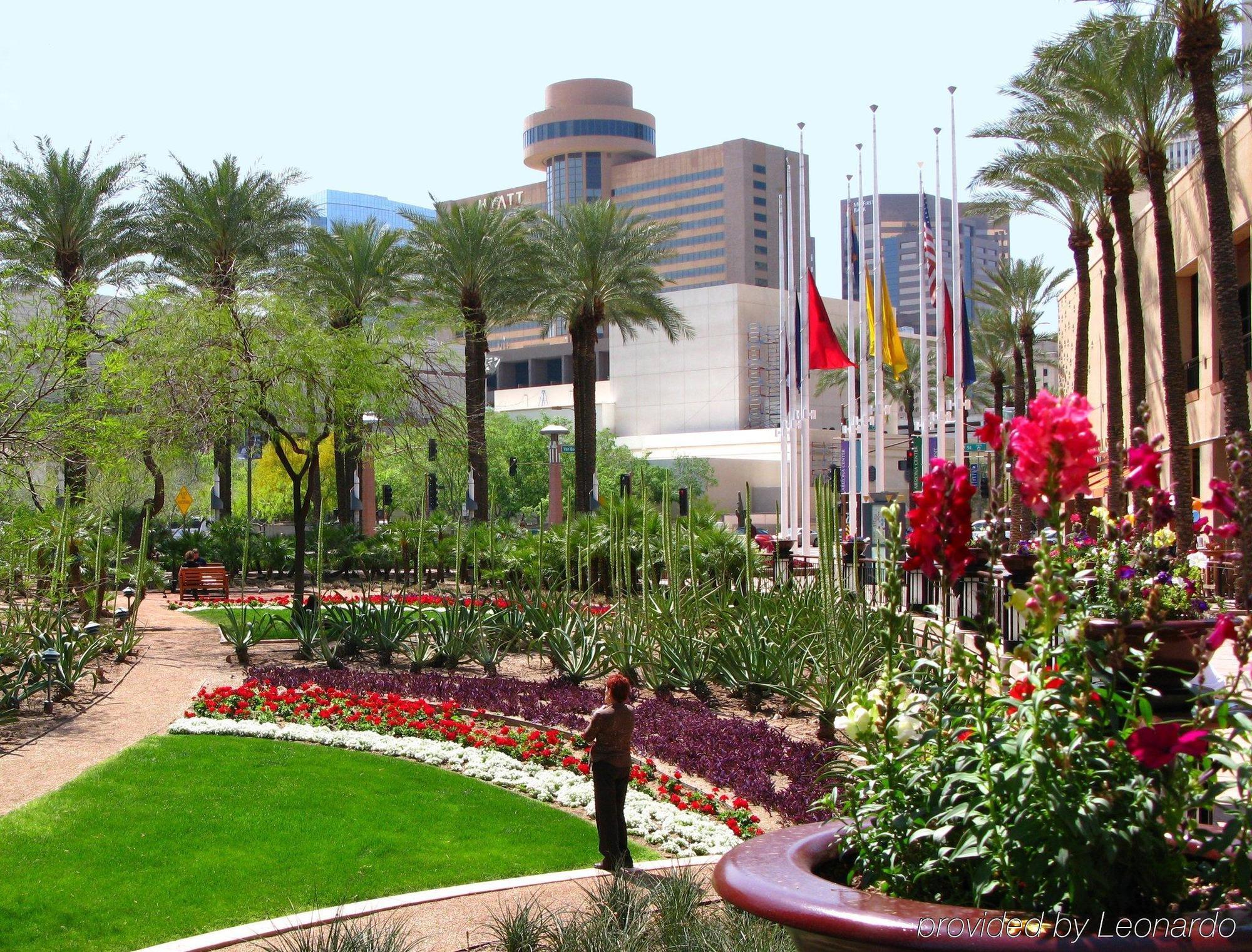 Hampton Inn Phoenix - Biltmore Exteriér fotografie