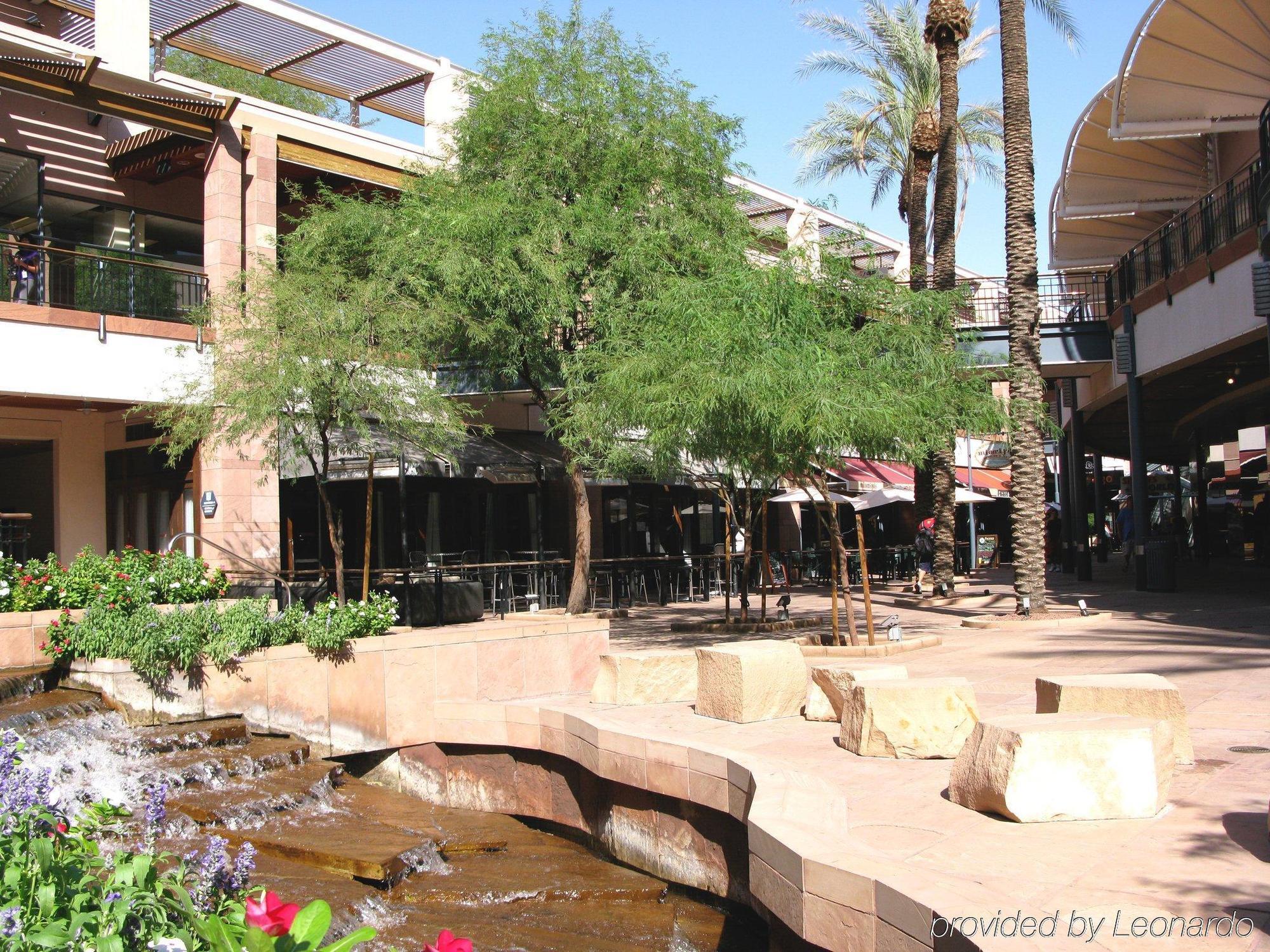 Hampton Inn Phoenix - Biltmore Exteriér fotografie